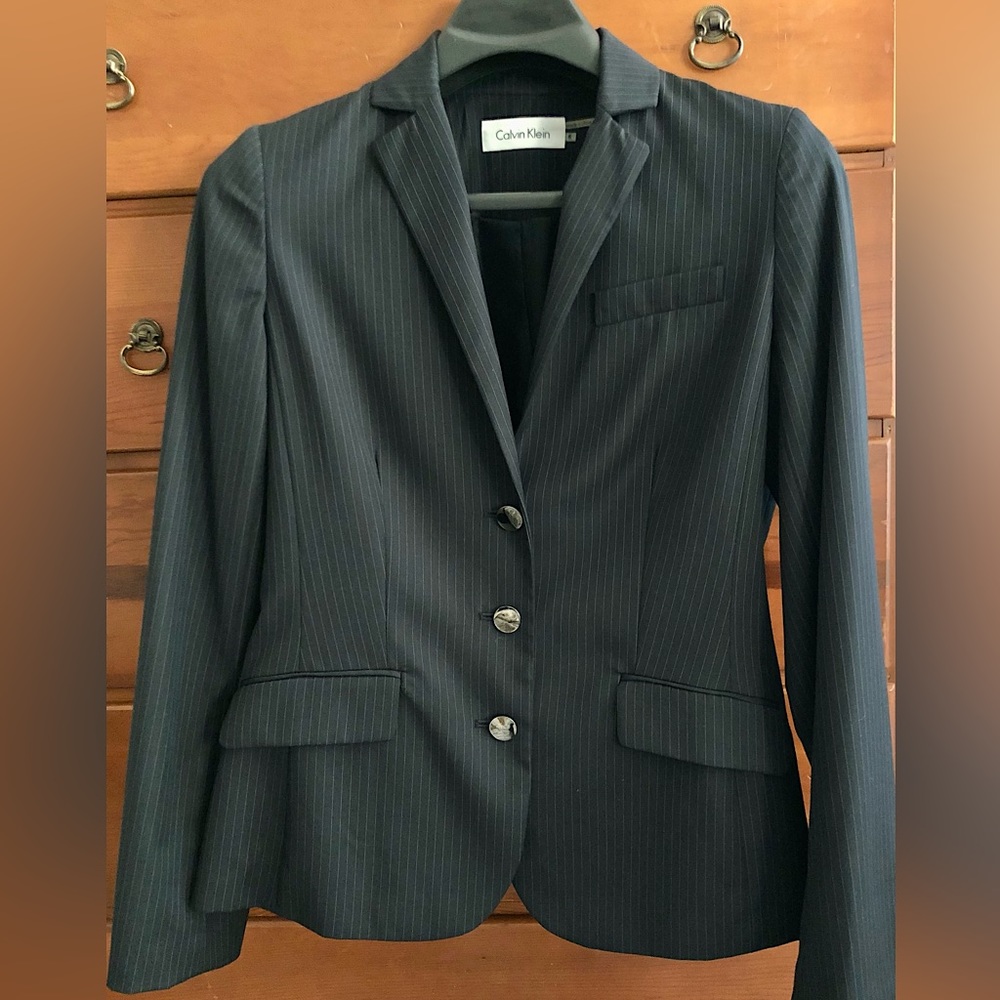 NWOT Calvin Klein skirt suit - Size 6